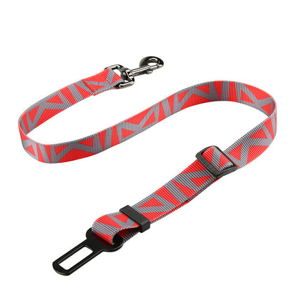 Anti-shock dog car seat belt with elastic bungee section for added comfort.