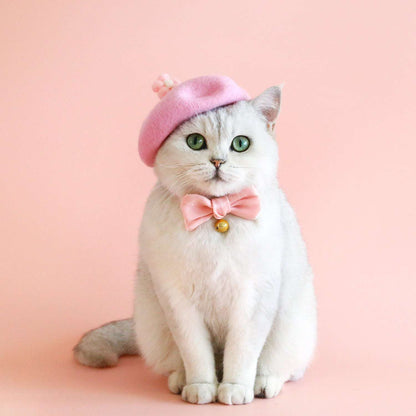 Bee yellow cashmere beret for cats, shaped like a cartoon bud, ideal for a cute seasonal look.